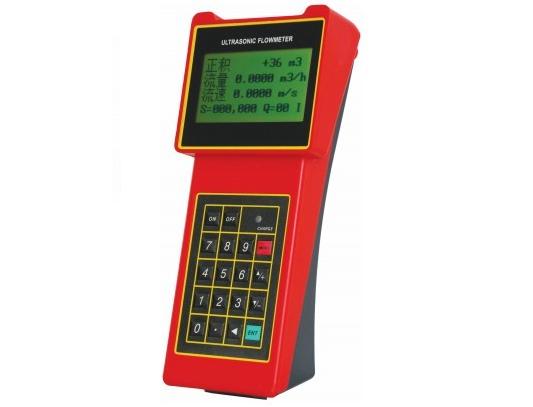 超声波清洗机1内部的底部依次设有多个第一横管9和多个第二横管10