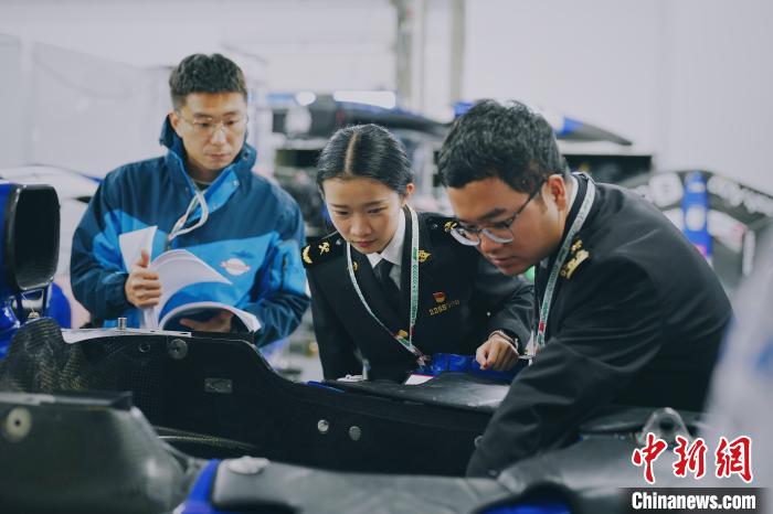 海关一站式监管保障2024年F1中国大奖赛抵沪备赛