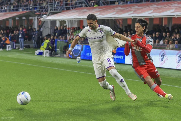 佛罗伦萨逆转克雷莫内塞 保级压力骤减