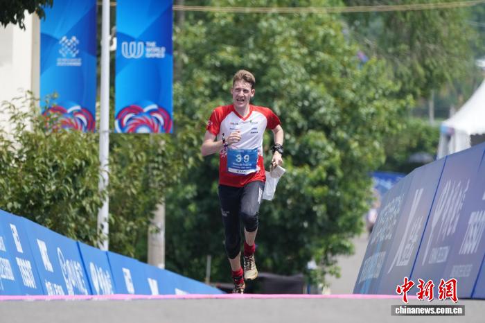 成都世运会首金诞生 瑞士选手兰坎夺定向男子中