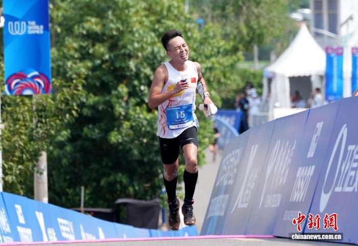 成都世运会首金诞生 瑞士选手兰坎夺定向男子中