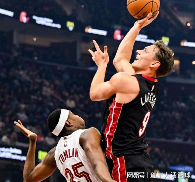 热火逆转骑士终结5连败，骑士惨遭21分崩盘