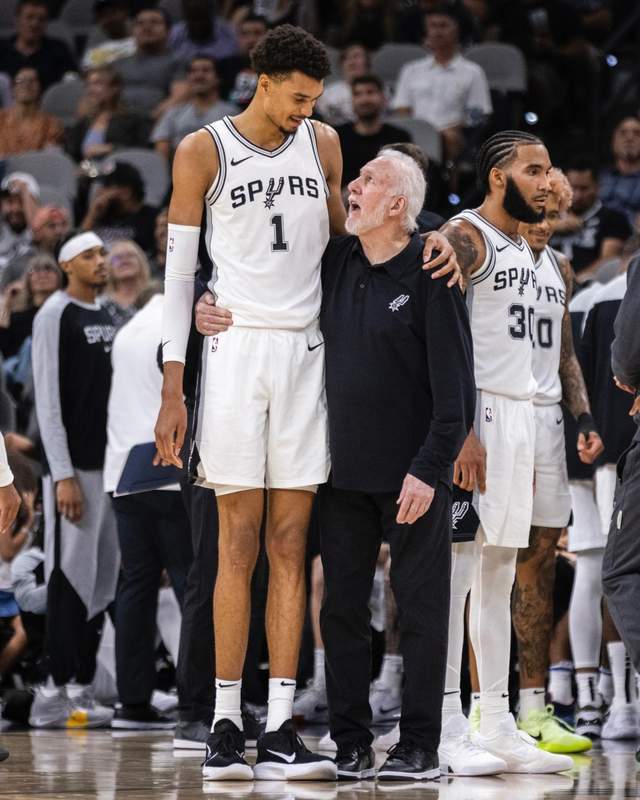 文班亚马防守统治力震撼