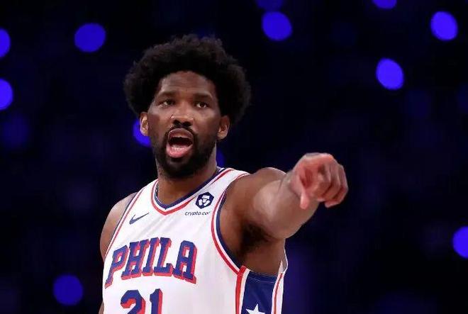 恩比德阑尾炎手术赛季报销，顶薪合同引发争议